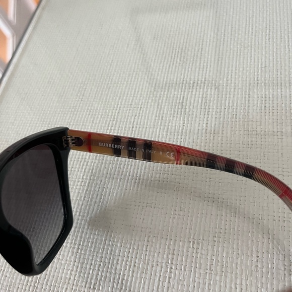 Burberry Sunglasses - Picture 8 of 9